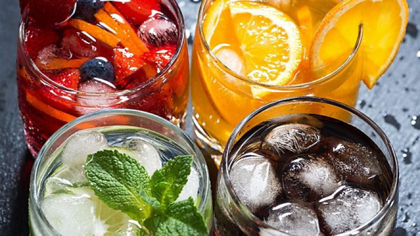 SOFT DRINKS & WATER